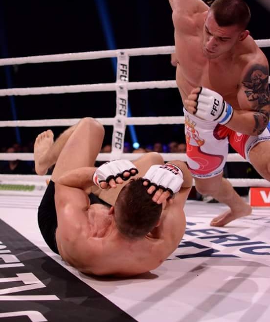 Srpski MMA borac Darko Stošić za tri minuta uništio Hrvata u Rijeci!
